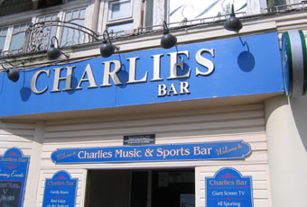 Charlies Bar
