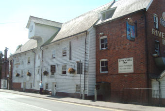 Riverside Inn