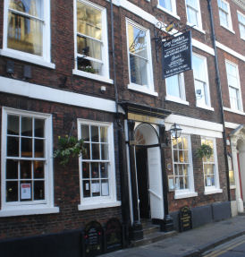 Guy Fawkes Hotel