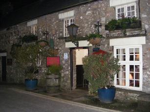Maenllwyd Inn