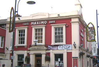 Cafe Maximo Bar